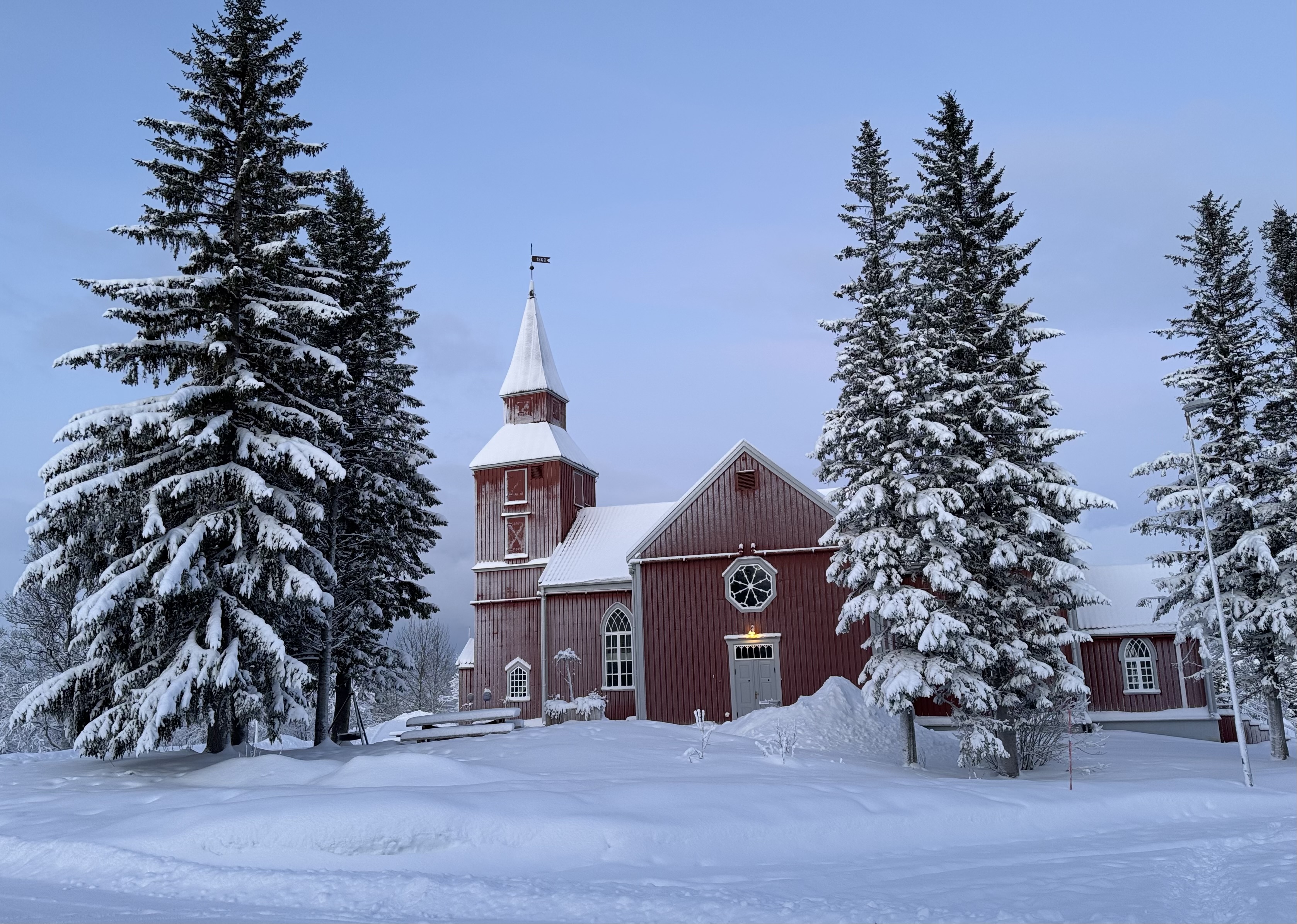 Elverhøy kirke vinterbilde